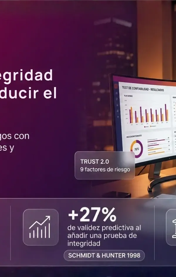 Especialista de RRHH en banca revisa un reporte de evaluación de integridad con métricas de validez y riesgo